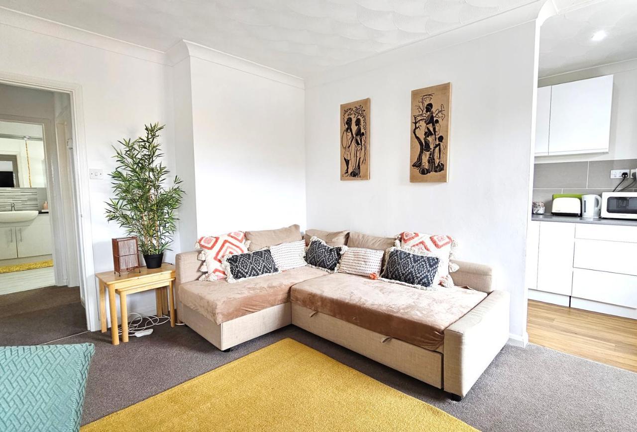 2 Bed Apt W/ Private Parking Close To Town Centre Χάντινγκτον Εξωτερικό φωτογραφία