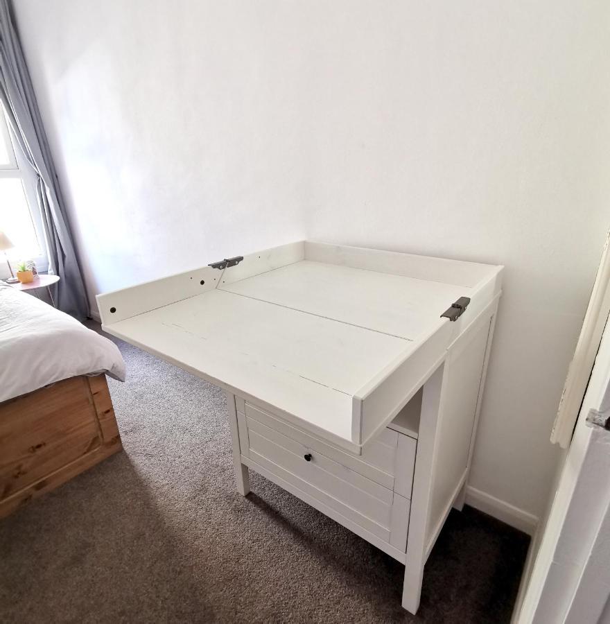 2 Bed Apt W/ Private Parking Close To Town Centre Χάντινγκτον Εξωτερικό φωτογραφία